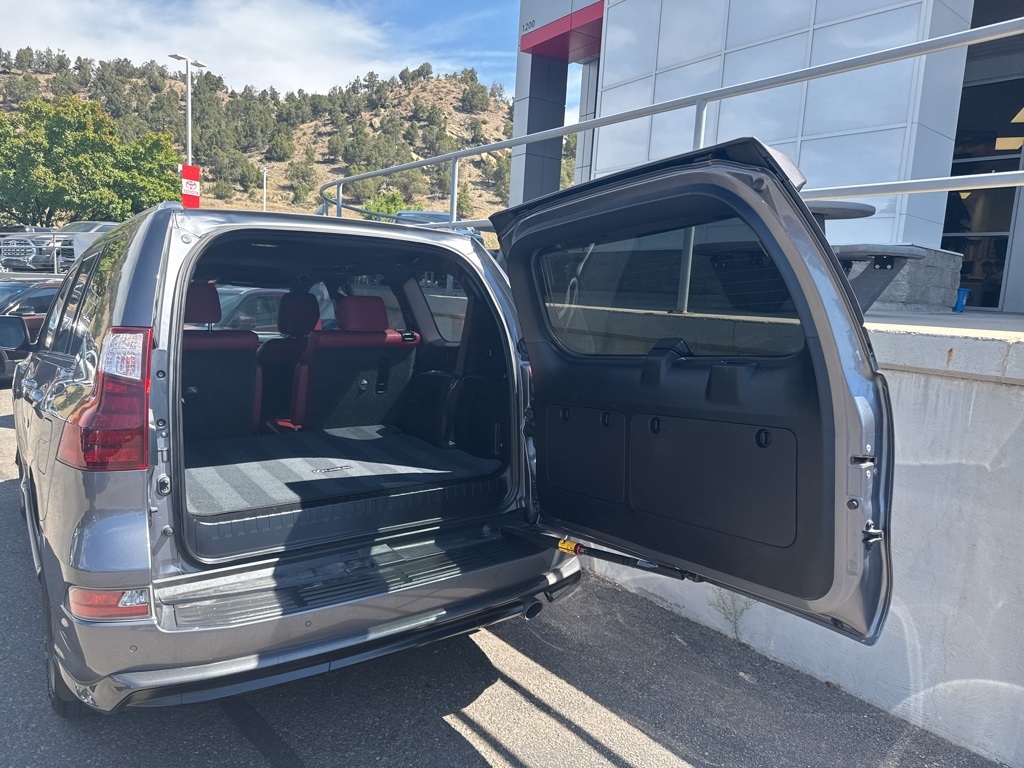 2021 Lexus GX 460 photo 9