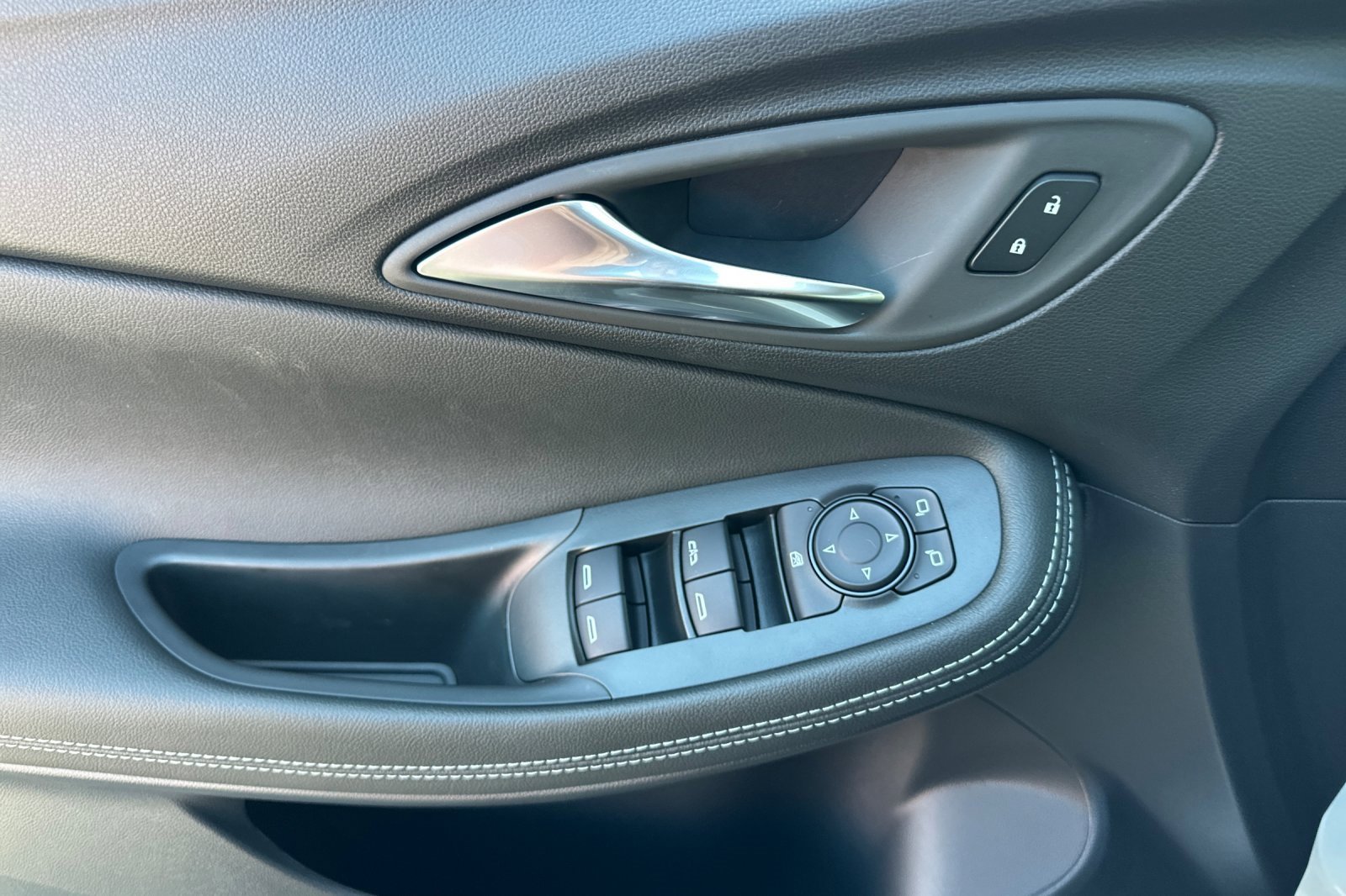 2026 Buick Encore GX Preferred photo 9
