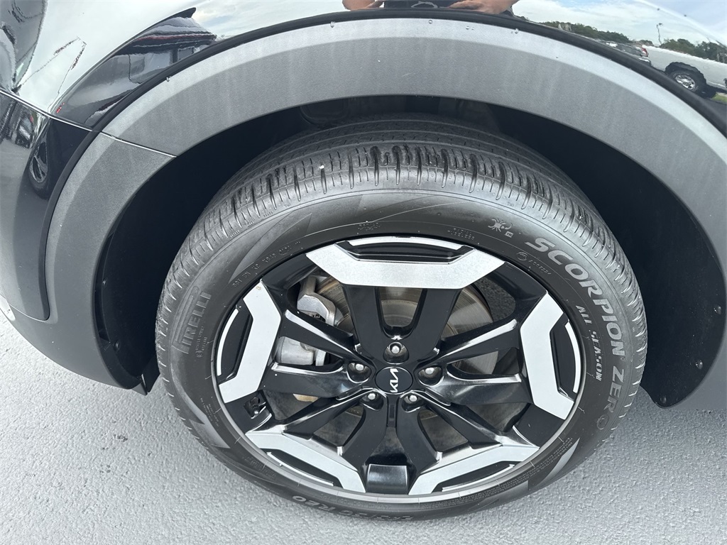 2024 Kia Telluride S photo 16