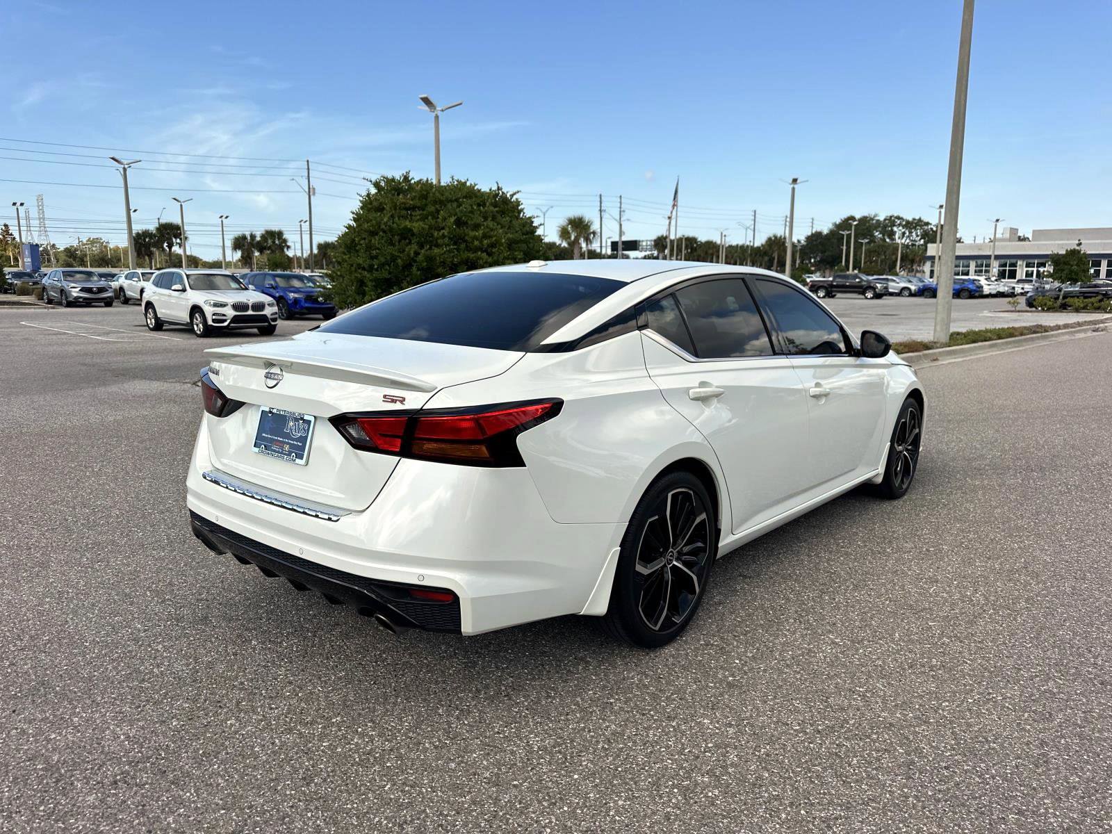 2023 Nissan Altima 2.5 SR photo 4