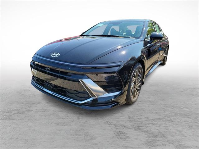 2025 Hyundai Sonata Hybrid Limited photo 3