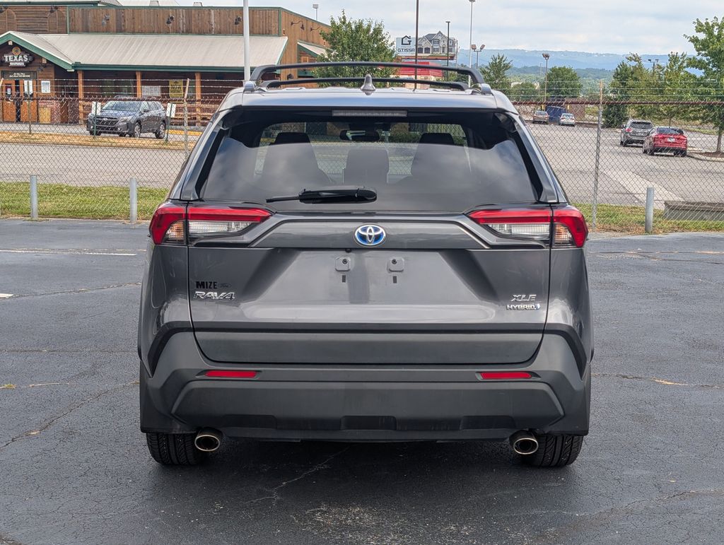 2023 Toyota RAV4 Hybrid XLE photo 6