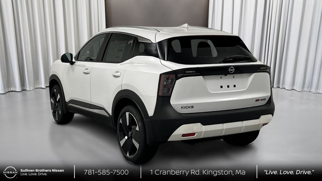 2026 Nissan Kicks SR photo 4
