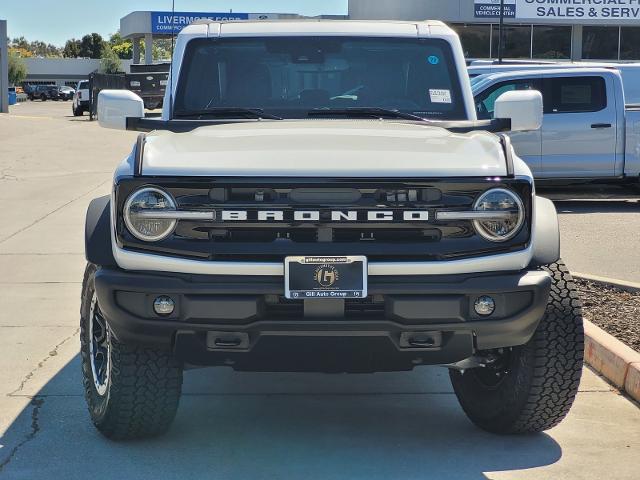 2025 Ford Bronco Outer Banks photo 2