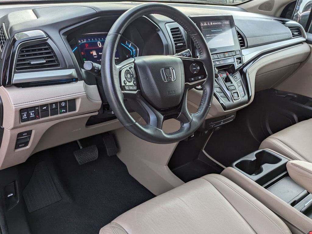 2022 Honda Odyssey Touring photo 6