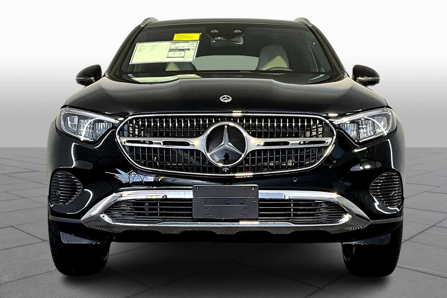 2026 Mercedes Benz GLC 300 4MATIC photo 2