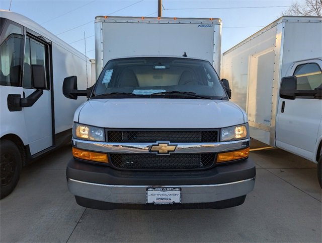 2024 Chevrolet Express Cutaway 3500 photo 4