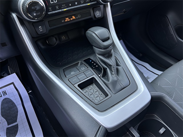 2023 Toyota RAV4 XLE photo 17