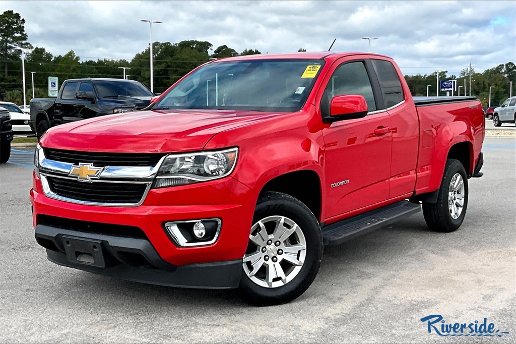 2019 Chevrolet Colorado LT photo 3