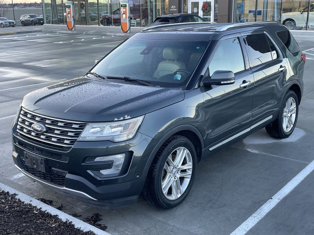 2016 Ford Explorer Limited's photo
