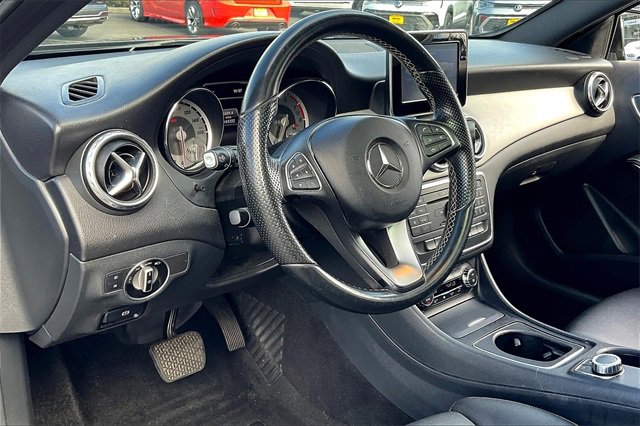 2016 Mercedes Benz GLA 250 photo 7
