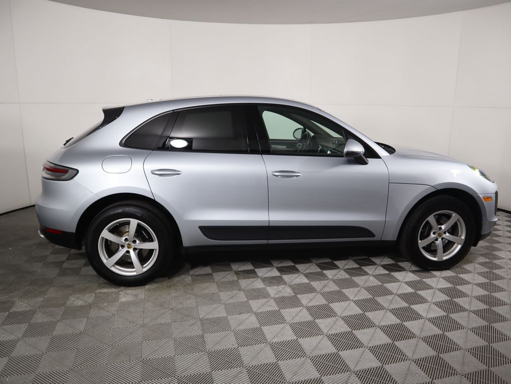 2019 Porsche Macan Base photo 3