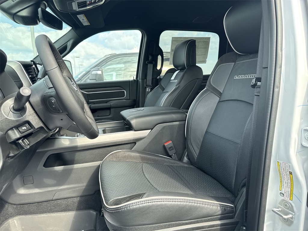 2026 Ram 2500 Laramie photo 17