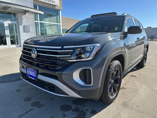2025 Volkswagen Atlas Peak Edition photo 3