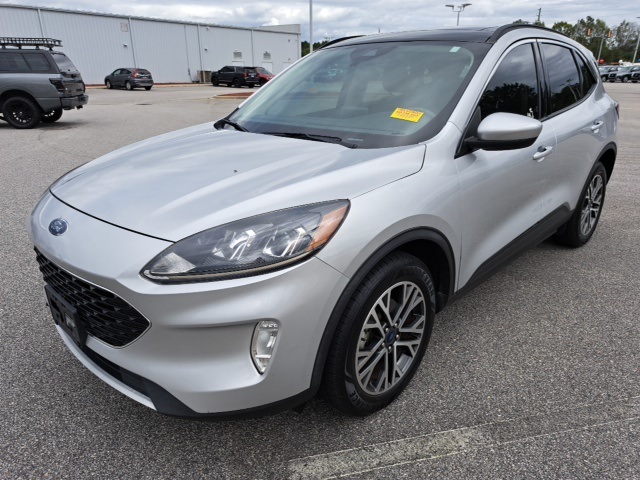 2020 Ford Escape SEL photo 2