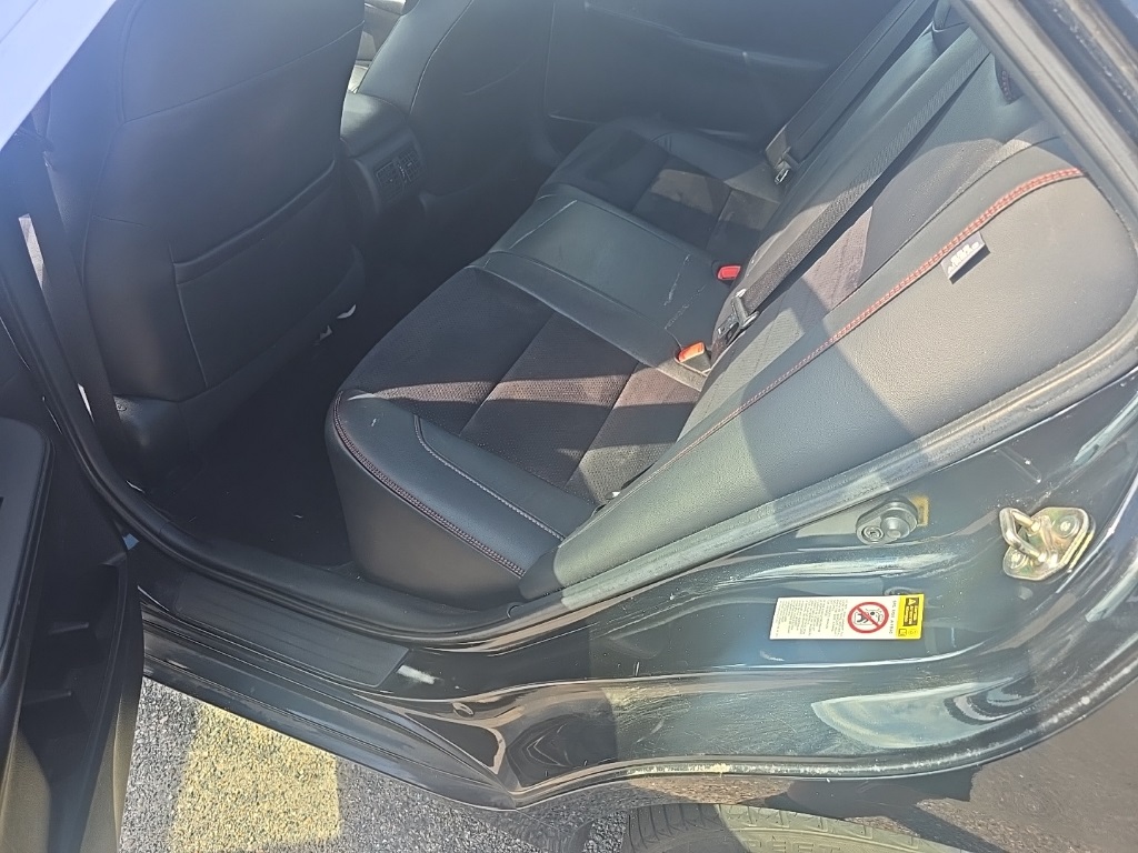2016 Toyota Camry XSE photo 9