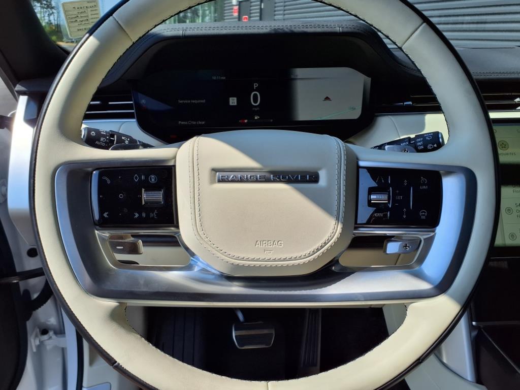 2024 Land Rover Range Rover SE photo 12