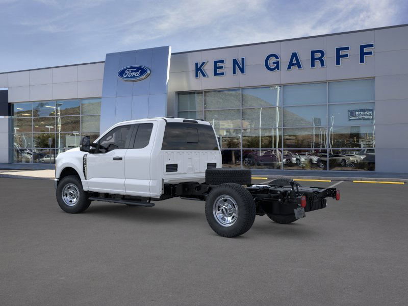 2025 Ford F-350 XL photo 4