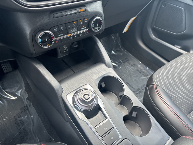 2025 Ford Escape ST-Line Select photo 25