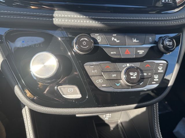 2026 Chrysler Pacifica Limited photo 2