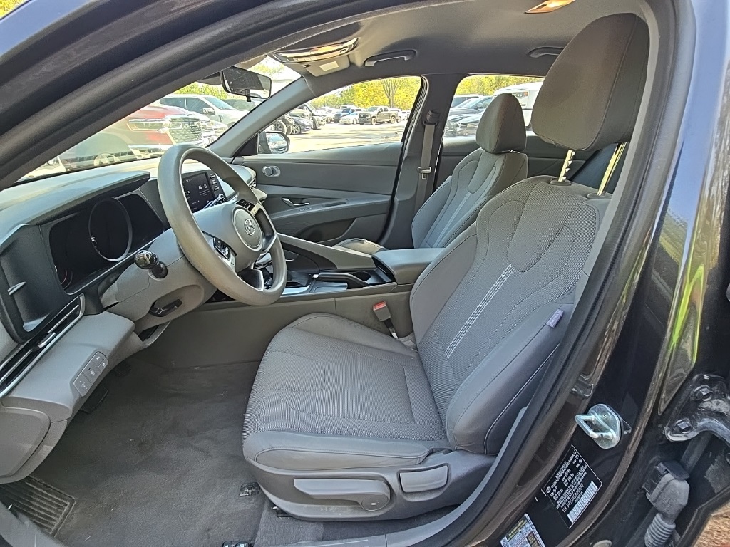 2021 Hyundai Elantra SE photo 9