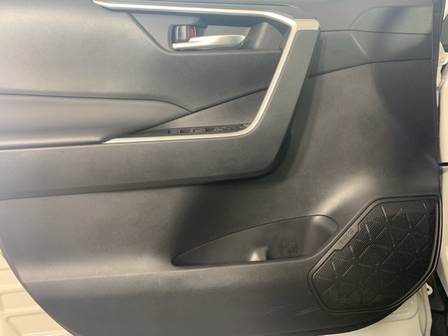 2024 Toyota RAV4 XLE photo 23