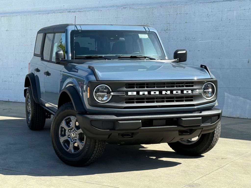 2025 Ford Bronco Big Bend photo 2