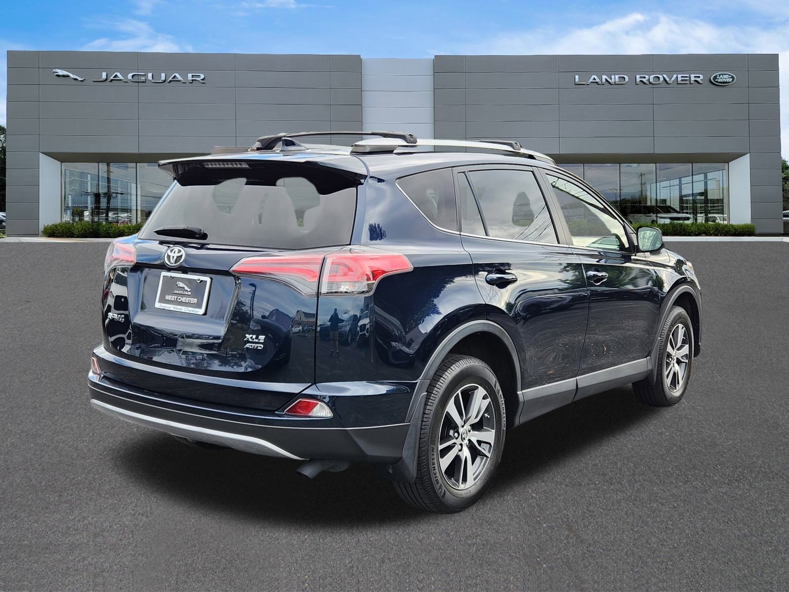 2018 Toyota RAV4 XLE photo 4