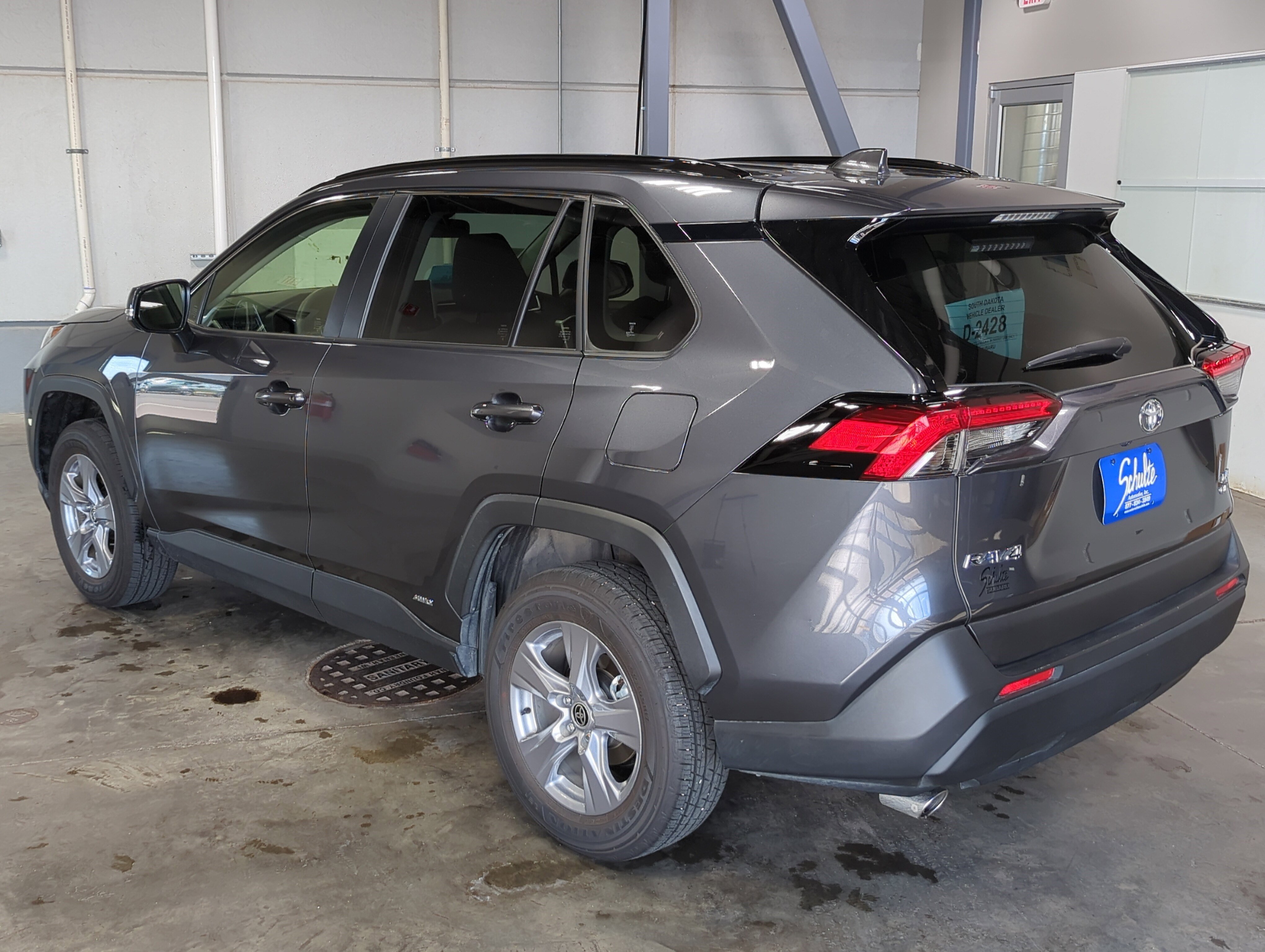 2025 Toyota RAV4 Hybrid XLE photo 23