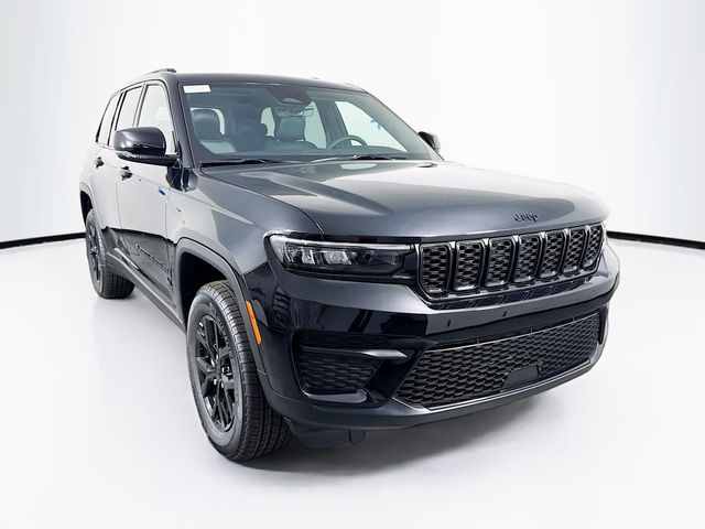 2025 Jeep Grand Cherokee Altitude's photo