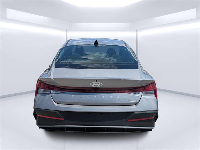 2025 Hyundai Elantra Hybrid Blue photo 4