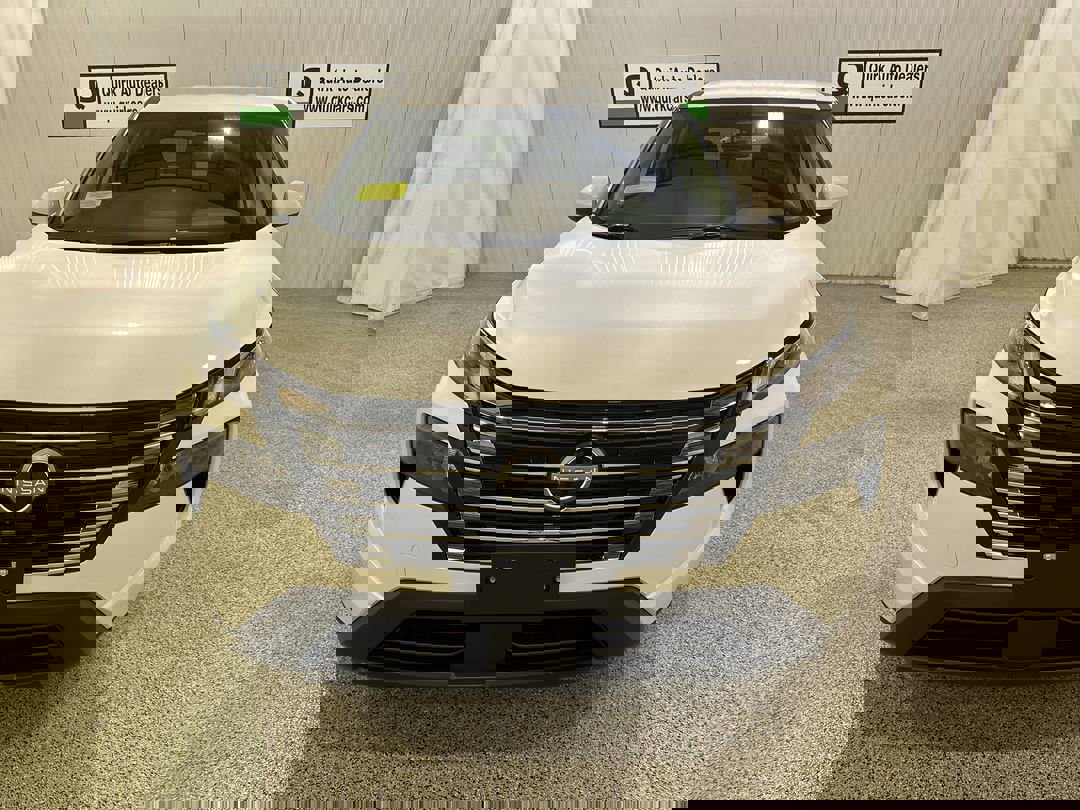 2026 Nissan Rogue SV photo 2