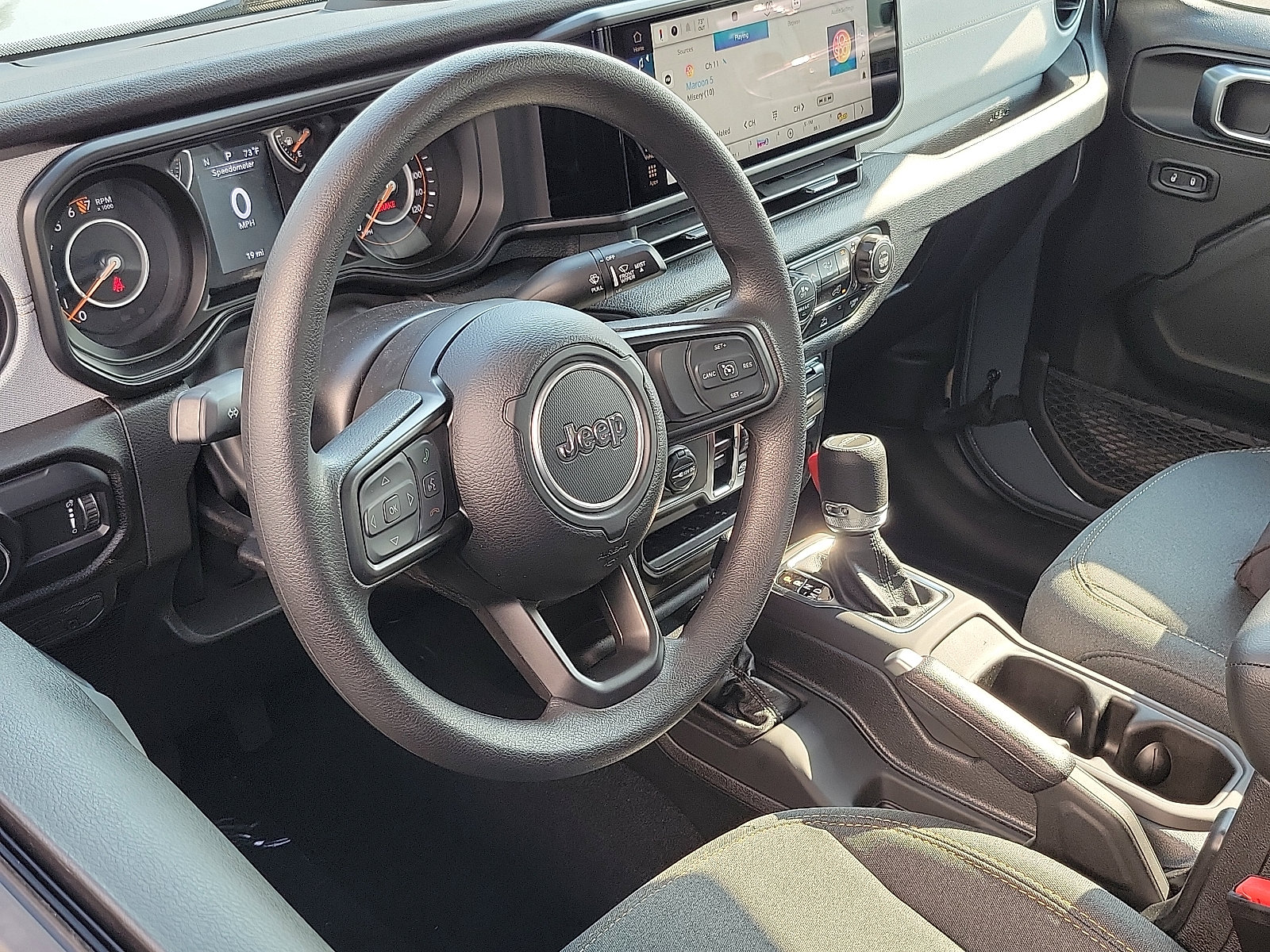 2025 Jeep Gladiator Sport photo 3