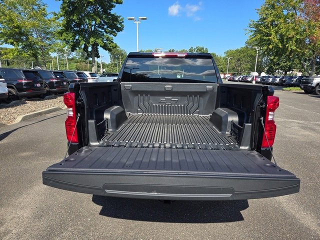 2026 Chevrolet Silverado LT photo 4