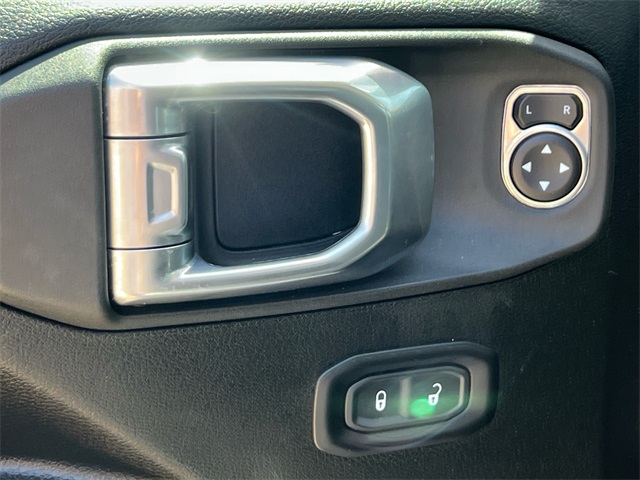 2022 Jeep Gladiator Willys photo 22