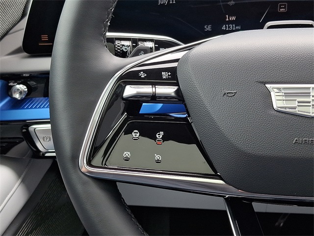 2025 Cadillac Optiq Luxury photo 23
