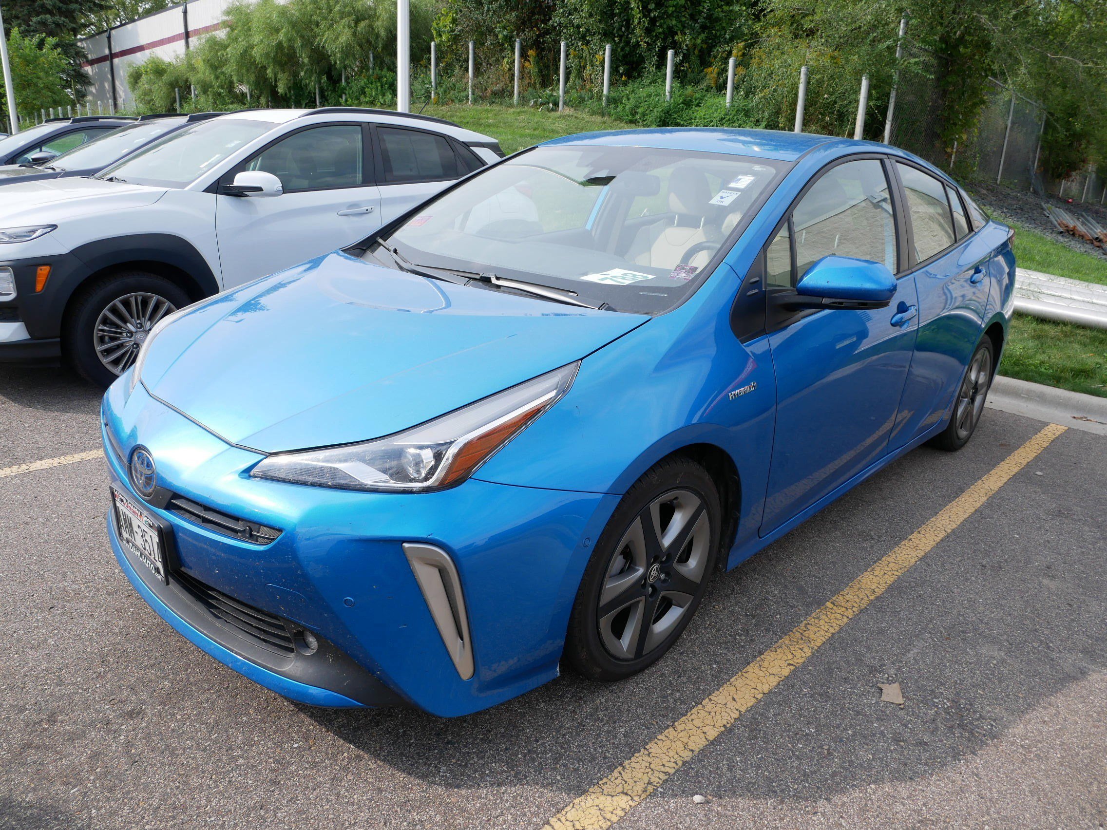 2022 Toyota Prius Limited photo 2