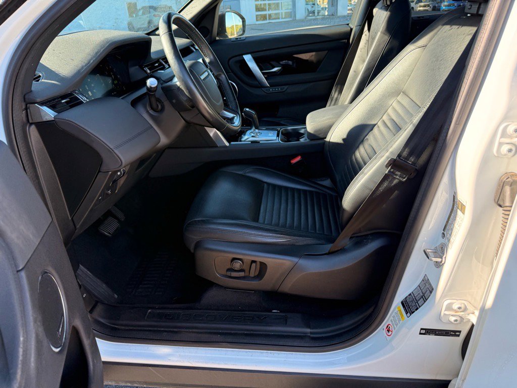 2020 Land Rover Discovery Sport SE photo 11