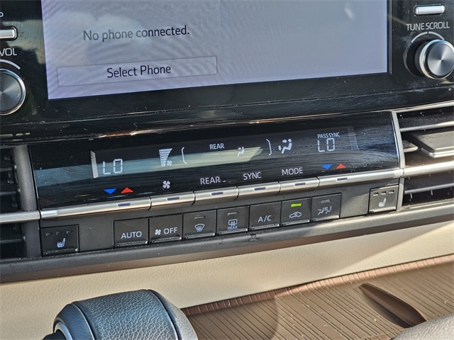 2024 Toyota Sienna XLE photo 22