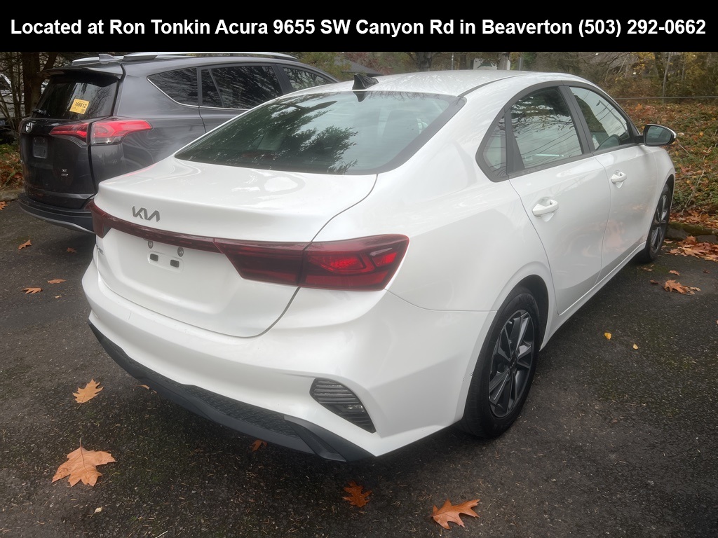 2024 Kia Forte LXS photo 3