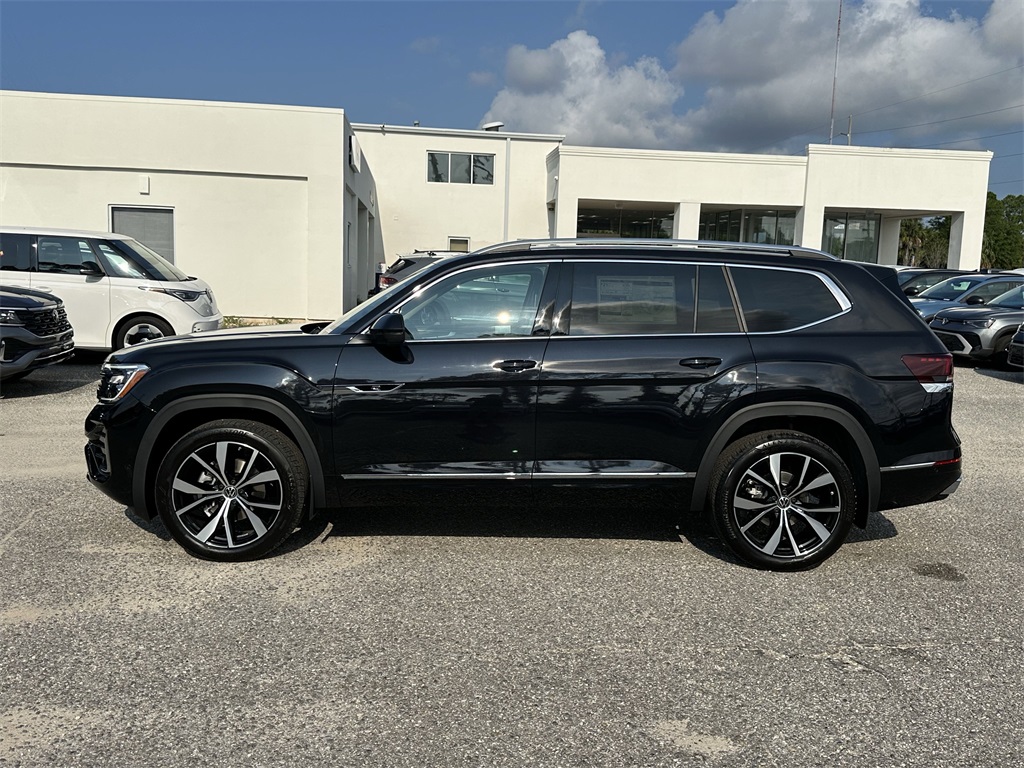2026 Volkswagen Atlas SEL Premium R-Line photo 2