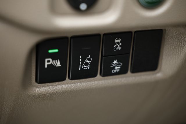 2016 Honda Pilot Touring photo 17