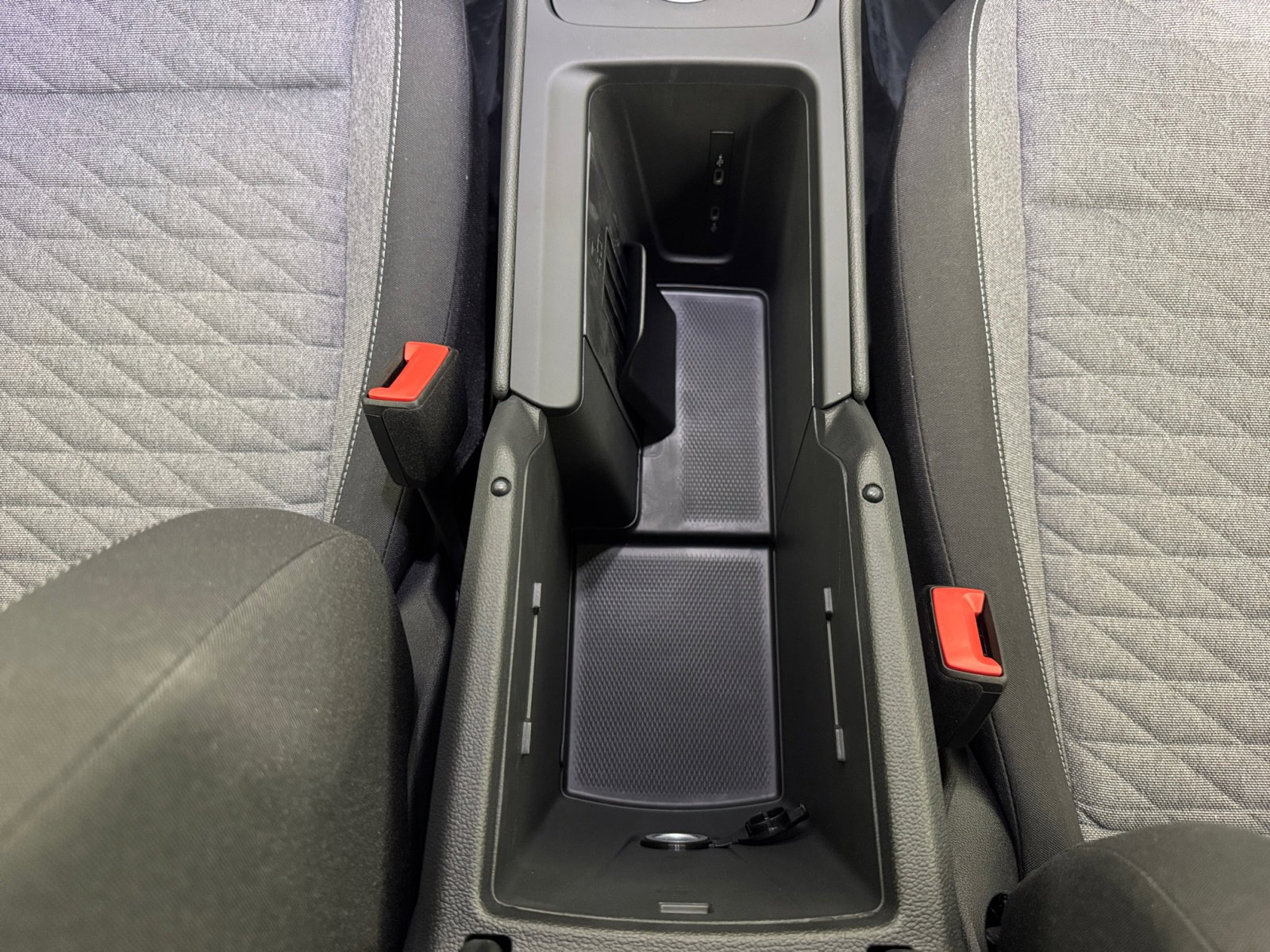 2025 Volkswagen Tiguan S photo 32