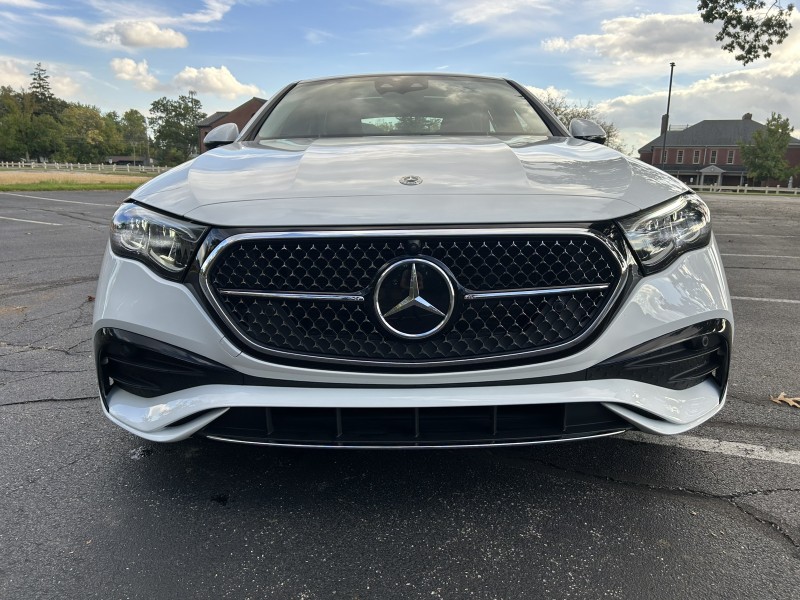 2025 Mercedes Benz E 350 4MATIC photo 2