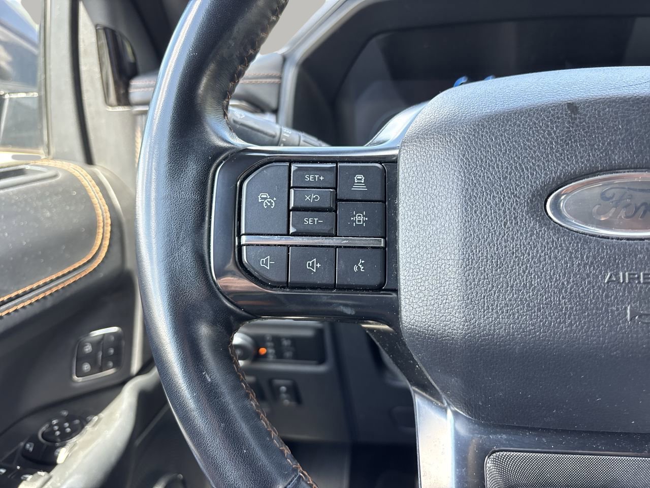 2022 Ford Expedition MAX Platinum photo 28
