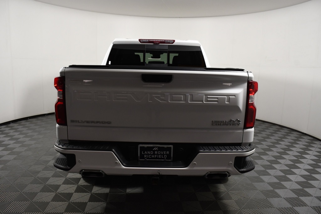 2023 Chevrolet Silverado 1500 High Country photo 4
