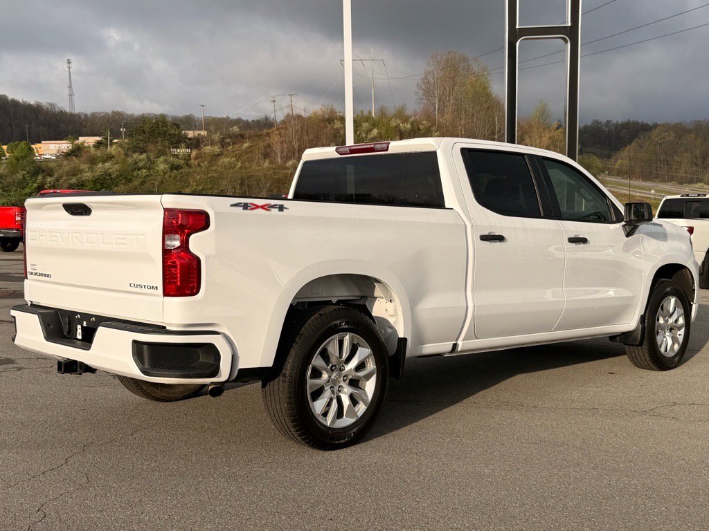 2023 Chevrolet Silverado 1500 Custom photo 5