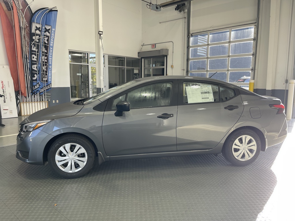 2025 Nissan Versa 1.6 S photo 4