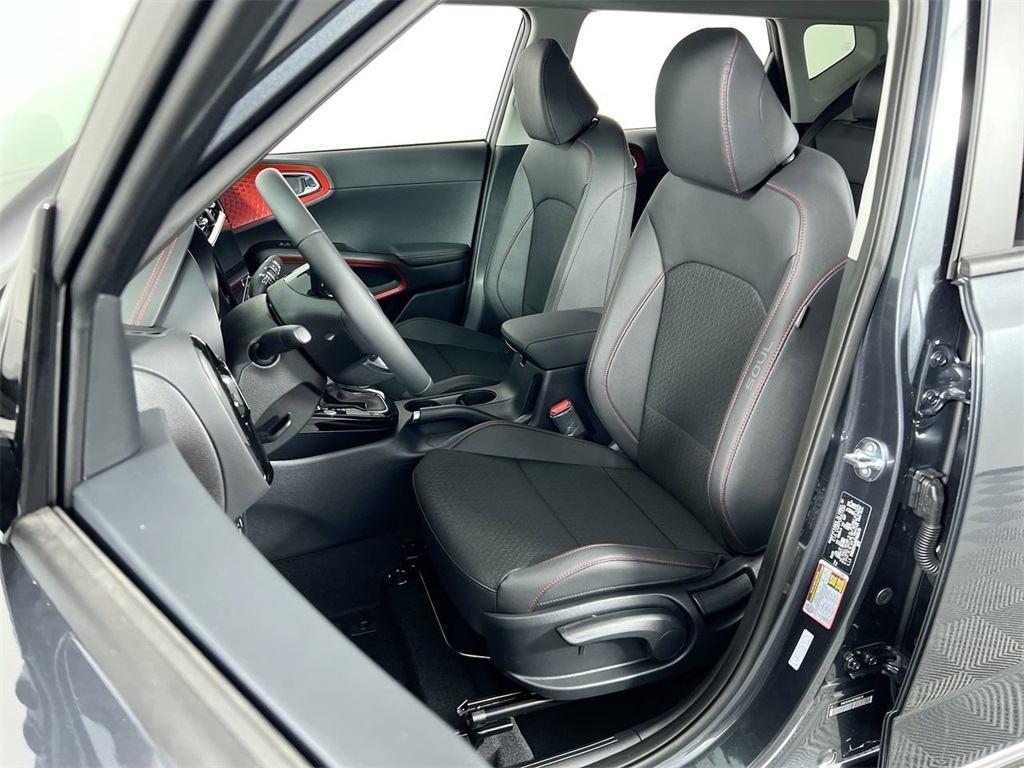 2025 Kia Soul GT-Line photo 11
