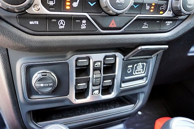 New 2025 Firecracker Red Clear-Coat Exterior Paint Jeep Sport S image 35